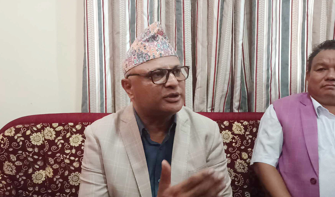 बस्न कुर्सी नपाएपछि पूर्वमुख्यमन्त्री कार्कीले गरे शपथ समारोह बहिस्कार